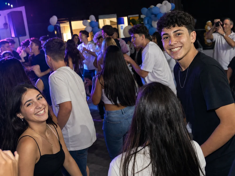 מסיבת הסיום של החטיבה והתיכון בערב
