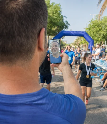 מצלמים סלפי אחד